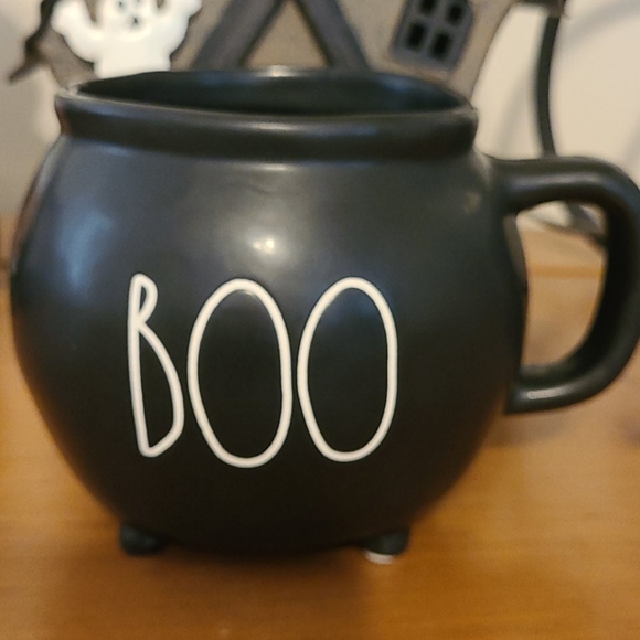 Rae Dunn Cauldron Halloween Mug BOO - Picture 2 of 4